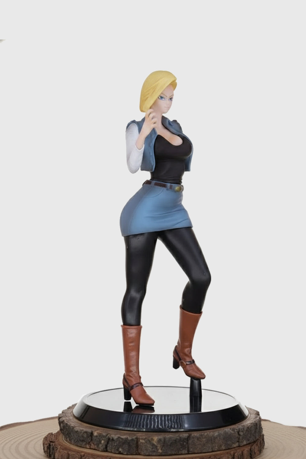 Dragon Ball Z Android 18 collectible statue figure