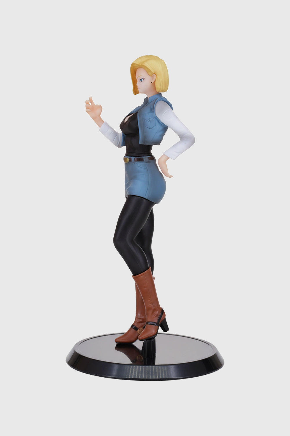 Android 18 19.5 CM display model anime collectible
